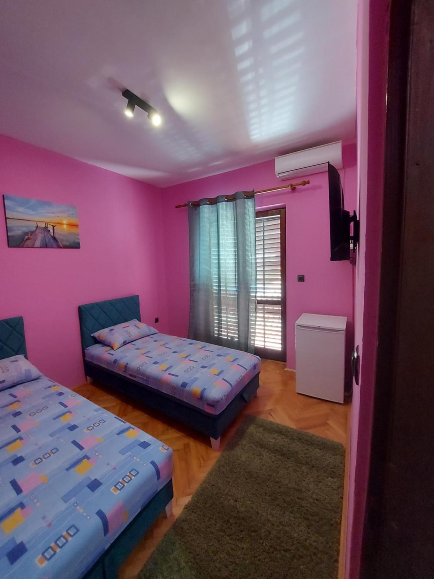 Barcelona Apartments Tivat Kültér fotó