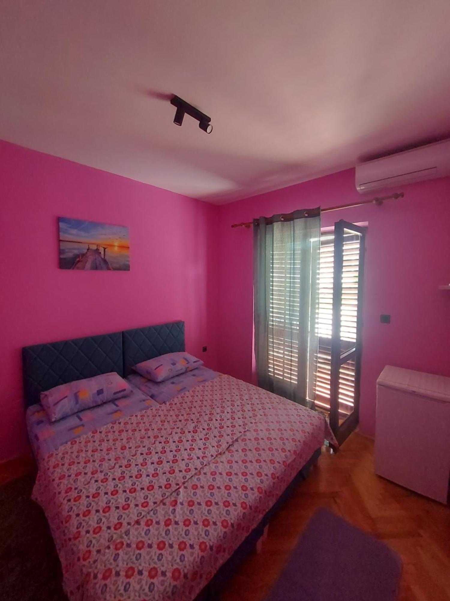 Barcelona Apartments Tivat Kültér fotó